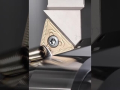 Commande numérique par ordinateur emboutissant des pièces