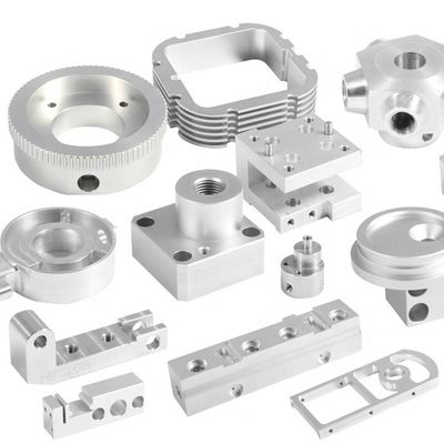 La commande numérique par ordinateur 5 axes usinent l'alliage d'aluminium de soutiens-gorge d'acier inoxydable de précision